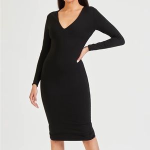 LONGSLEEVE V NECK MIDI DRESS-Black